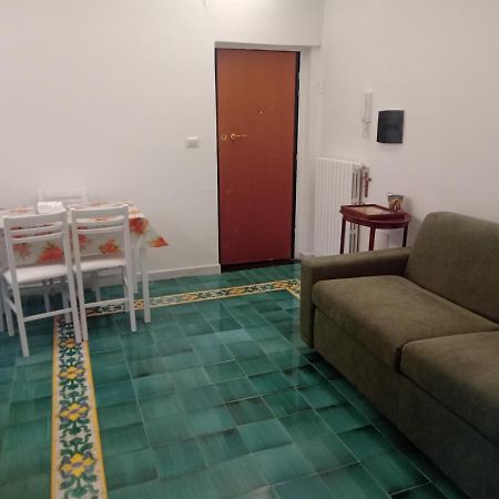 Let It B&B Apartment Σαλέρνο Εξωτερικό φωτογραφία