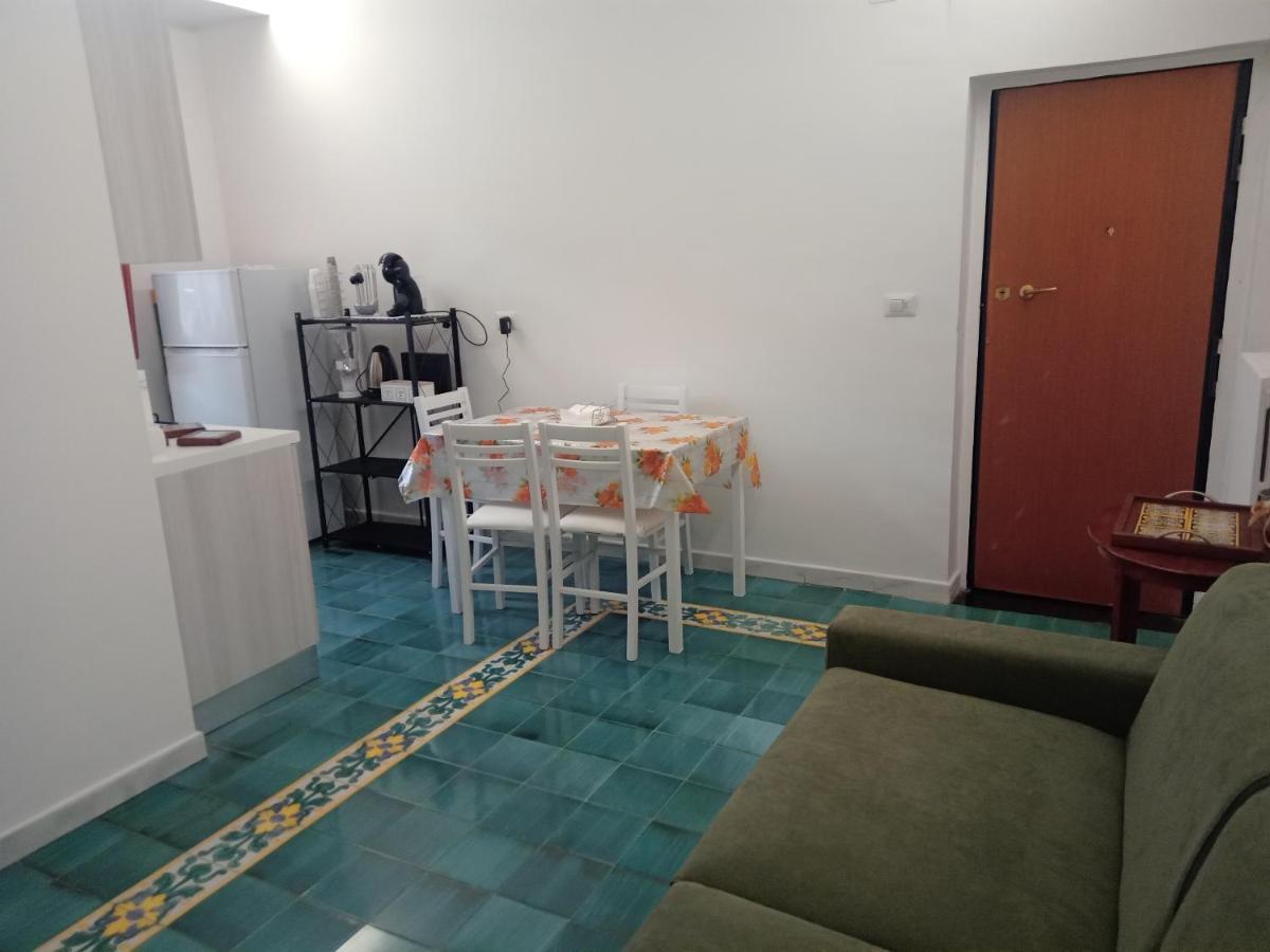 Let It B&B Apartment Σαλέρνο Εξωτερικό φωτογραφία